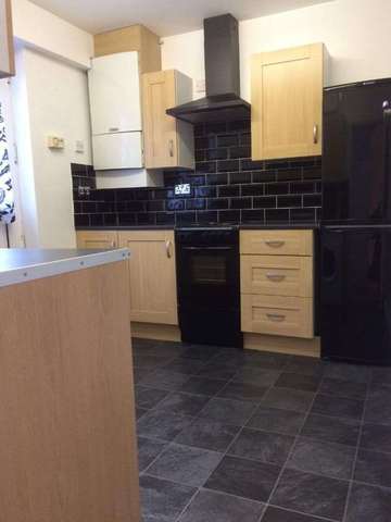  Image of 3 bedroom Semi-Detached house to rent in Lymington Road Dagenham RM8 at Lymington Road Barking & Dagenham Dagenham, RM8 1RT