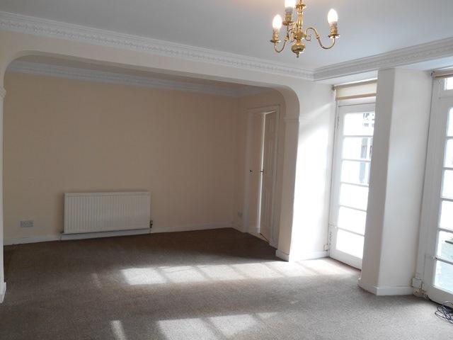  Image of 3 bedroom Flat to rent in Lynedoch Place Edinburgh EH3 at West End Edinburgh Edinburgh, EH3 7PX