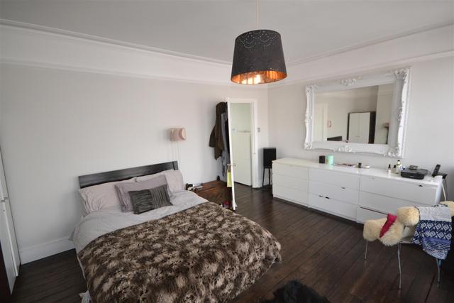  Image of 4 bedroom Property to rent in Mattison Road London N4 at London, N4 1BG