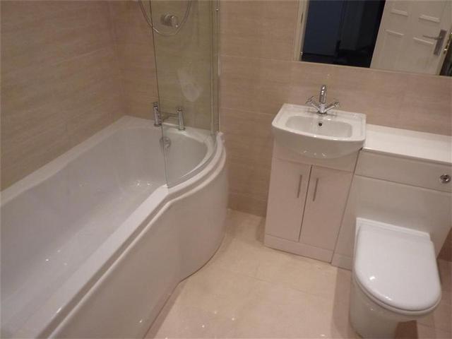  Image of 2 bedroom Flat to rent in Meadowside Street Renfrew PA4 at Renfrew Renfrewshire Renfrewshire, PA4 8SP