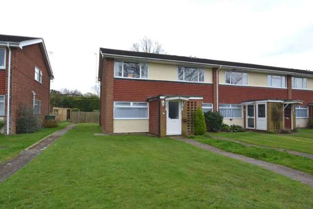  Image of 2 bedroom Maisonette to rent in Moat Court Ashtead KT21 at Moat Court  Ashtead, KT21 2BL