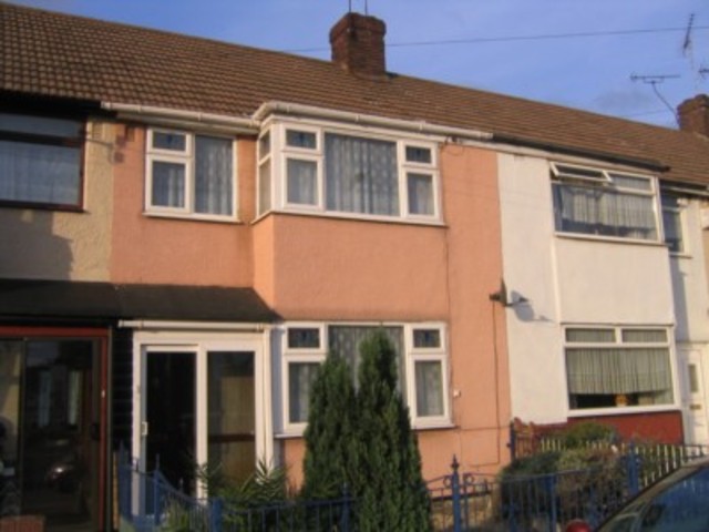  Image of 3 bedroom Terraced house to rent in New Road Dagenham RM10 at New Road Dagenham Essex, RM10 9ND