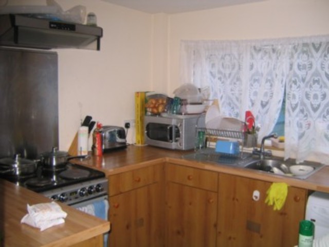  Image of 3 bedroom Terraced house to rent in New Road Dagenham RM10 at New Road Dagenham Essex, RM10 9ND