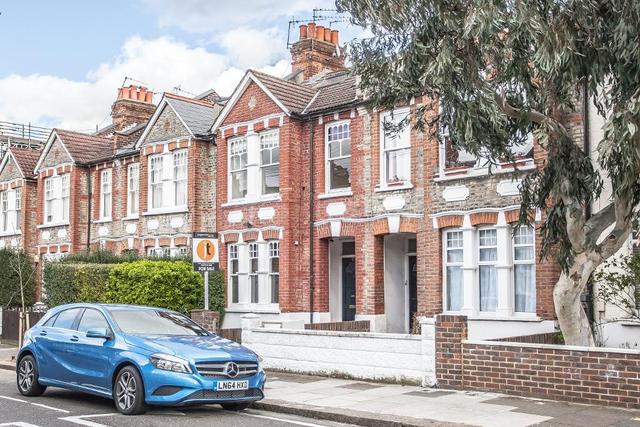  Image of 2 bedroom Flat for sale in Oaklands Grove London W12 at Shepherds Bush  London, W12 0JB