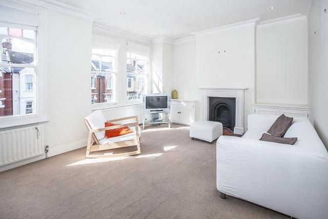  Image of 2 bedroom Flat for sale in Oaklands Grove London W12 at Shepherds Bush  London, W12 0JB