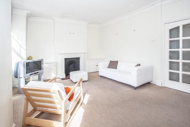  Image of 2 bedroom Flat for sale in Oaklands Grove London W12 at Shepherds Bush  London, W12 0JB