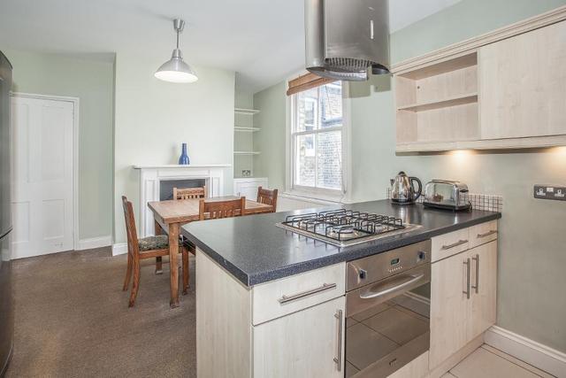  Image of 2 bedroom Flat for sale in Oaklands Grove London W12 at Shepherds Bush  London, W12 0JB