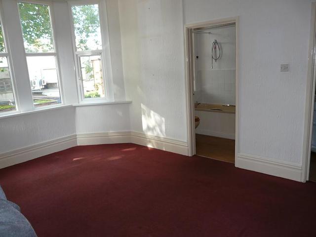  Image of 1 bedroom Detached house to rent in Pen-Y-Lan Road Cardiff CF24 at Flat 4 Pen-Y-Lan Cardiff, CF24 3PF