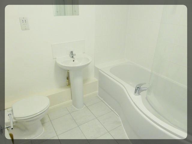  Image of 2 bedroom Flat to rent in Penshurst Avenue Hessle HU13 at Hessle  Hull, HU13 9EN