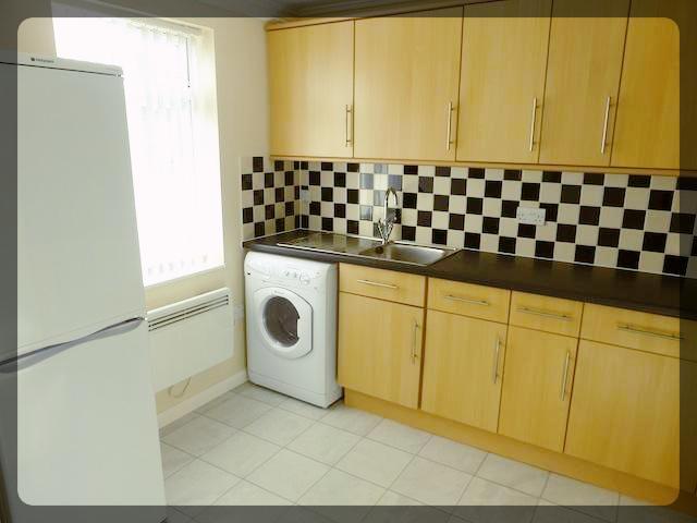  Image of 2 bedroom Flat to rent in Penshurst Avenue Hessle HU13 at Hessle  Hull, HU13 9EN