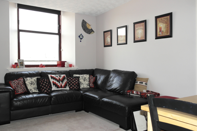  Image of 2 bedroom Flat to rent in Pleasance Court Dundee DD1 at West End Dundee Dundee, DD1 5BB