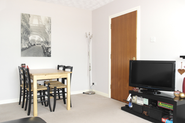  Image of 2 bedroom Flat to rent in Pleasance Court Dundee DD1 at West End Dundee Dundee, DD1 5BB
