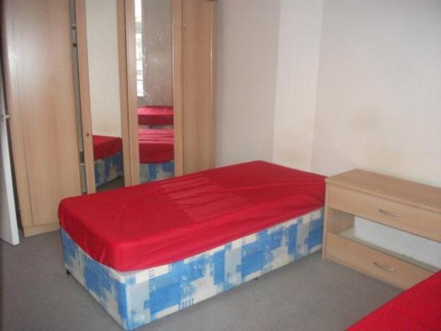  Image of 2 bedroom Flat to rent in Preston Street Glasgow G42 at Govanhill Glasgow Glasgow, G42 7PR