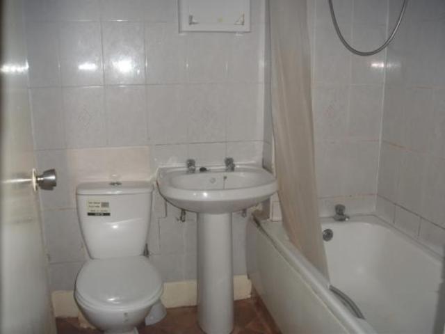  Image of 2 bedroom Flat to rent in Preston Street Glasgow G42 at Govanhill Glasgow Glasgow, G42 7PR