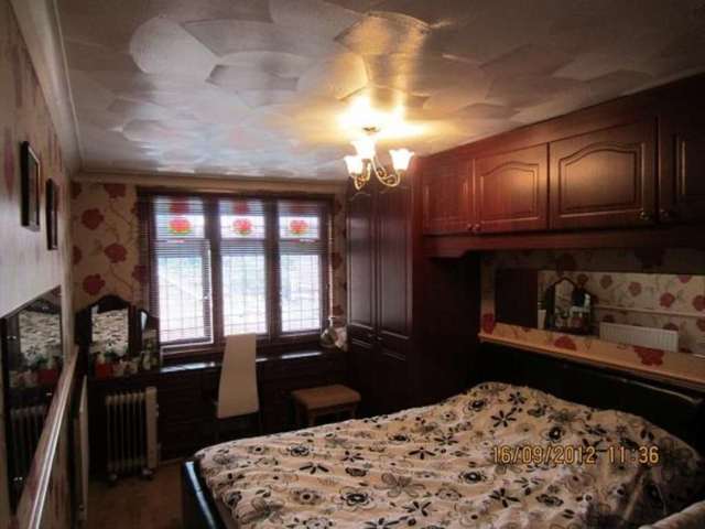  Image of 3 bedroom End of Terrace to rent in Rainham Road North Dagenham RM10 at Rainham Road North  Dagenham, RM10 7EH