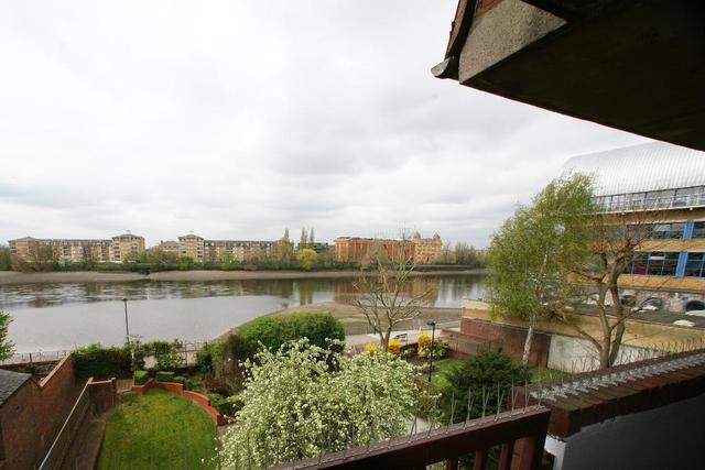  Image of 1 bedroom Flat to rent in Rainville Road London W6 at Hammersmith  London, W6 9HJ