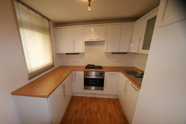 Image of 1 bedroom Flat to rent in Rainville Road London W6 at Hammersmith  London, W6 9HJ