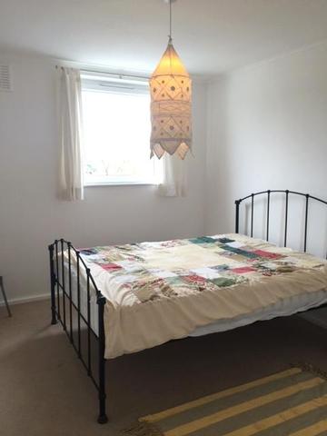  Image of 3 bedroom Flat to rent in Rusholme Grove London SE19 at Dulwich Wood Avenue  Upper Norwood, SE19 1HZ