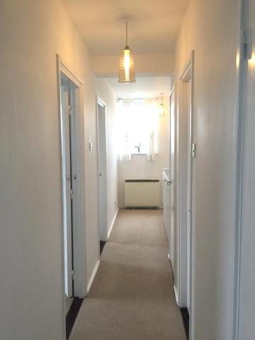  Image of 3 bedroom Flat to rent in Rusholme Grove London SE19 at Dulwich Wood Avenue  Upper Norwood, SE19 1HZ
