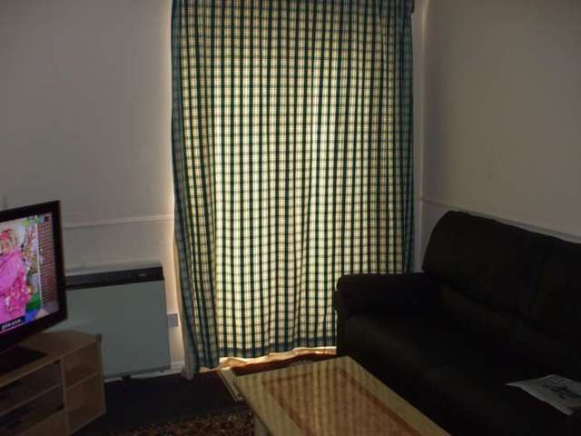  Image of 1 bedroom Flat to rent in Shafter Road Dagenham RM10 at Shafter Road  Dagenham, RM10 8SE