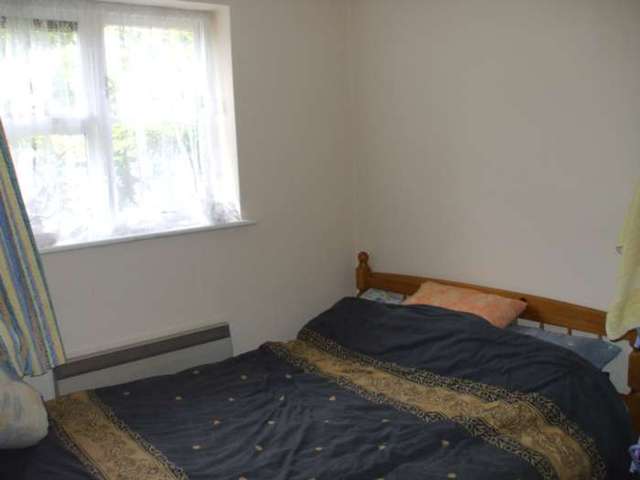  Image of 1 bedroom Flat to rent in Shafter Road Dagenham RM10 at Shafter Road  Dagenham, RM10 8SE