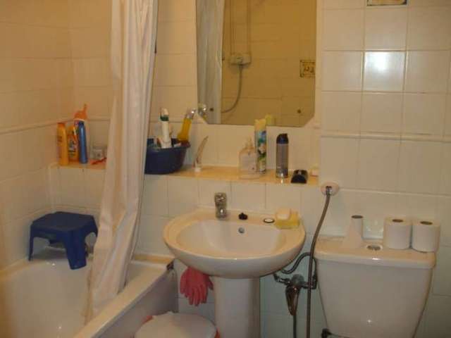  Image of 1 bedroom Flat to rent in Shafter Road Dagenham RM10 at Shafter Road  Dagenham, RM10 8SE