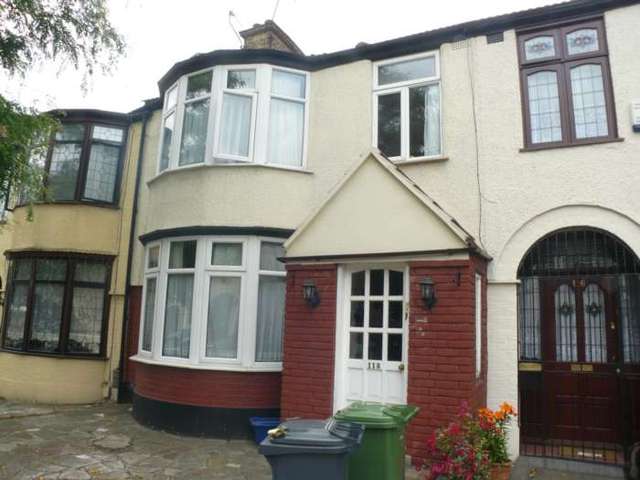  Image of 3 bedroom Terraced house to rent in Shirley Gardens Barking IG11 at Shirley Gardens  Barking, IG11 9XA