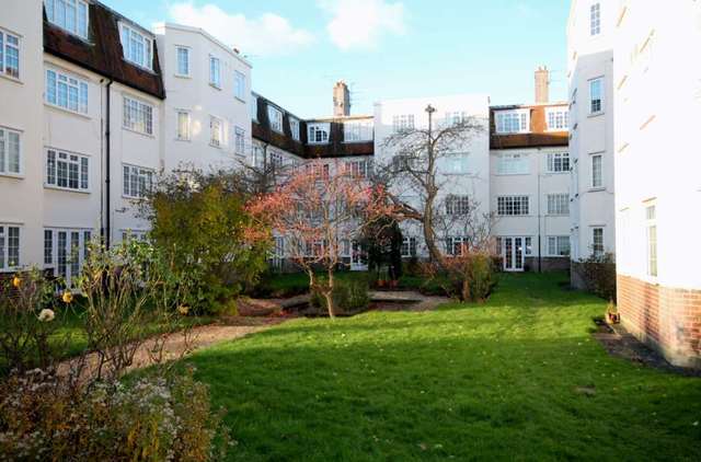  Image of 1 bedroom Flat to rent in Spencer Road London SW20 at Spencer Road  London, SW20 0QW