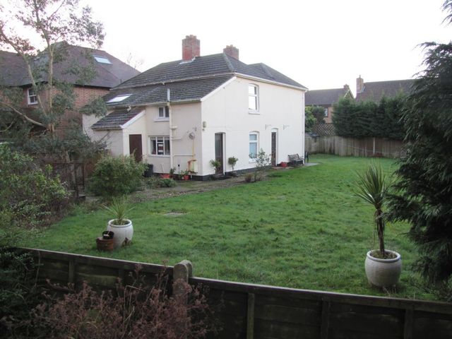  Image of 2 bedroom Cottage to rent in Spring Road Sarisbury Green Southampton SO31 at Spring Road  Southampton, SO31 7FH