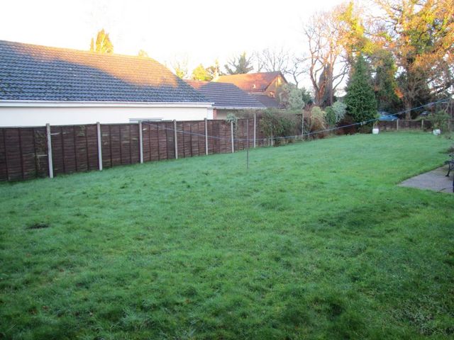  Image of 2 bedroom Cottage to rent in Spring Road Sarisbury Green Southampton SO31 at Spring Road  Southampton, SO31 7FH