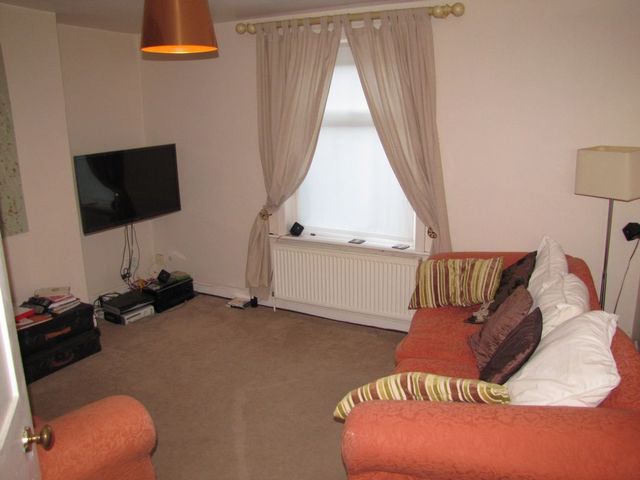  Image of 2 bedroom Cottage to rent in Spring Road Sarisbury Green Southampton SO31 at Spring Road  Southampton, SO31 7FH