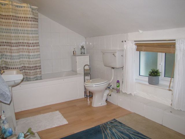  Image of 2 bedroom Cottage to rent in Spring Road Sarisbury Green Southampton SO31 at Spring Road  Southampton, SO31 7FH