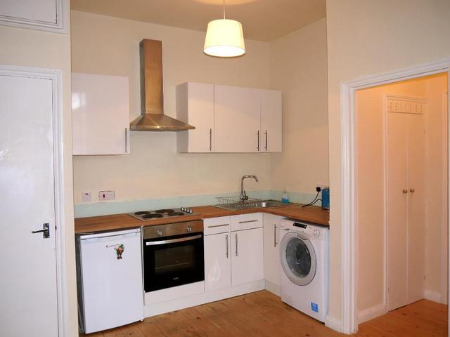  Image of Studio flat to rent in St. Aubyns Road London SE19 at London, SE19 3AA