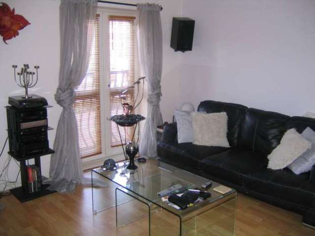  Image of 3 bedroom Town House to rent in Stern Close Barking IG11 at Stern Close Barking Essex, IG11 0XW