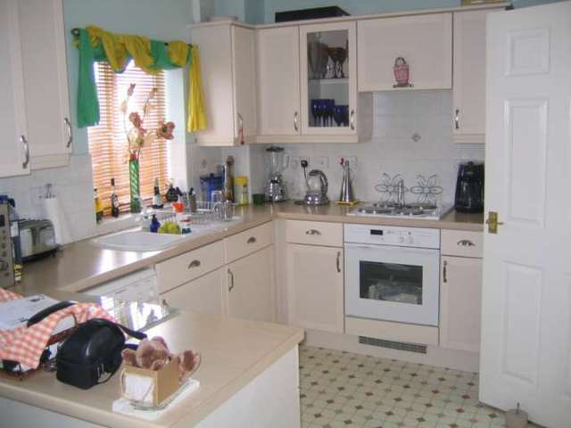  Image of 3 bedroom Town House to rent in Stern Close Barking IG11 at Stern Close Barking Essex, IG11 0XW