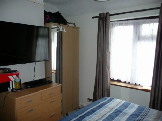  Image of 3 bedroom Detached house to rent in Waterhouse Lane Southampton SO15 at Freemantle Southampton Southampton, SO15 8RE