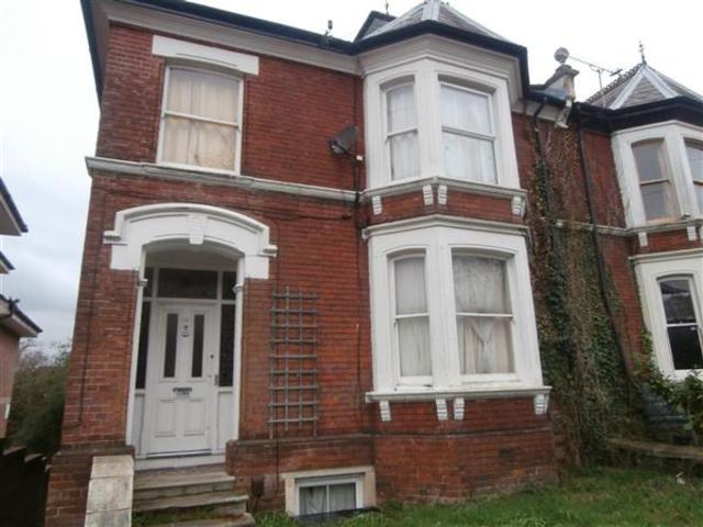  Image of 4 bedroom Apartment to rent in Westridge Road Southampton SO17 at Portswood, SO17 2HP