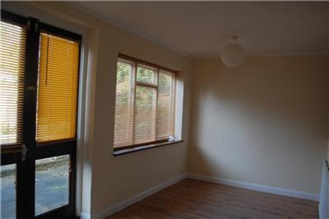  Image of 3 bedroom Semi-Detached house to rent in Windborough Road Carshalton SM5 at Surrey, SM5 4QJ