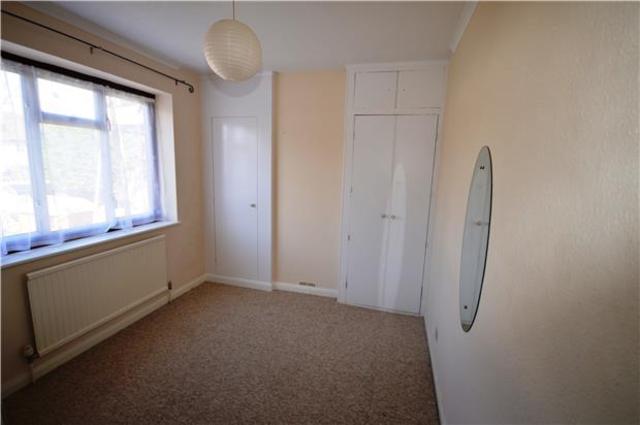  Image of 3 bedroom Semi-Detached house to rent in Windborough Road Carshalton SM5 at Surrey, SM5 4QJ