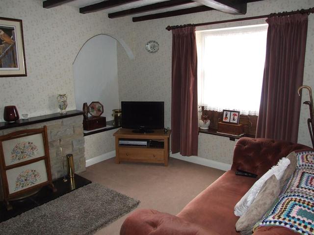  Image of 5 bedroom Cottage for sale in Bridlington Street Hunmanby Filey YO14 at Hunmanby  Hunmanby, YO14 0LW