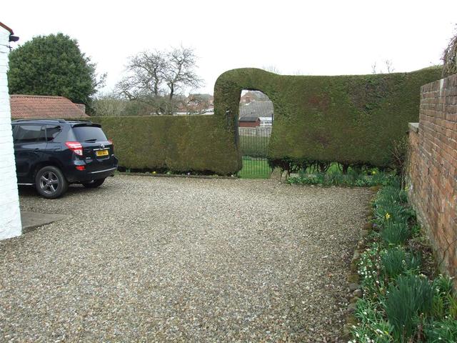  Image of 5 bedroom Cottage for sale in Bridlington Street Hunmanby Filey YO14 at Hunmanby  Hunmanby, YO14 0LW