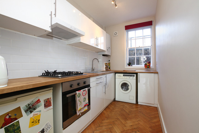  Image of 2 bedroom Apartment for sale in Herne Hill London SE24 at Herne Hill  Herne Hill, SE24 9QJ