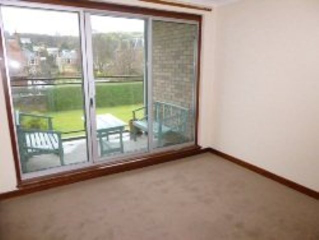  Image of 3 bedroom Flat to rent in South Oswald Road Edinburgh EH9 at Grange Edinburgh Edinburgh, EH9 2HQ
