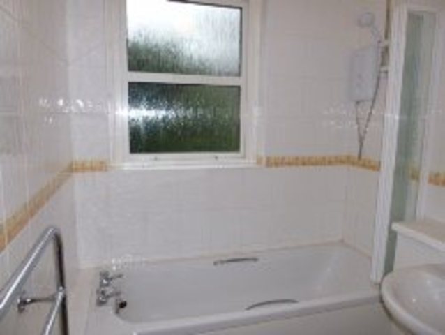  Image of 3 bedroom Flat to rent in South Oswald Road Edinburgh EH9 at Grange Edinburgh Edinburgh, EH9 2HQ