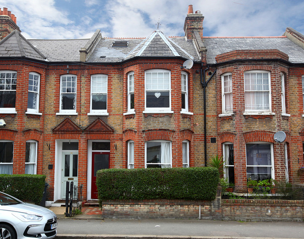  Image of 3 bedroom Apartment for sale in Strathleven Road London SW2 at Strathleven Road  Brixton, SW2 5LA