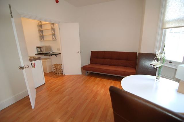  Image of Studio flat to rent in West End Lane London NW6 at West End Lane  London, NW6 1RE
