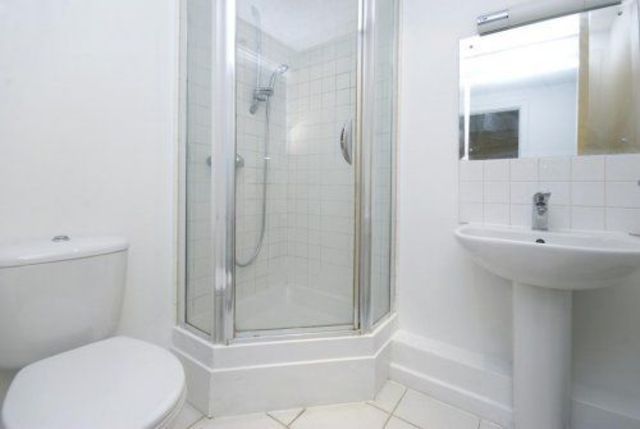  Image of Studio flat to rent in West End Lane London NW6 at West End Lane  London, NW6 1RE