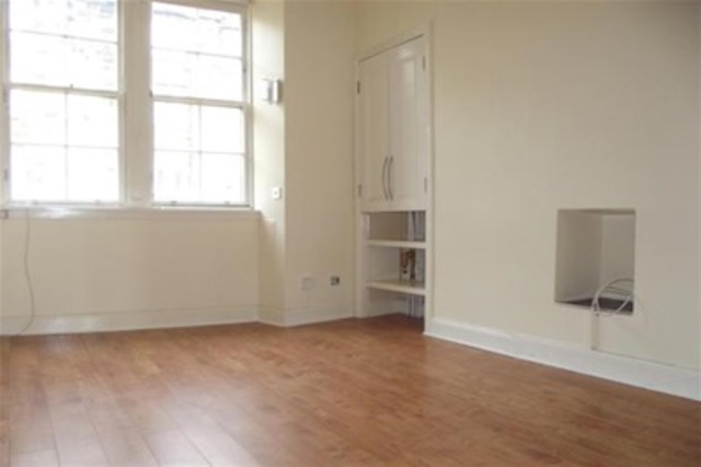  Image of 2 bedroom Flat to rent in White Street Glasgow G11 at Partick Glasgow Glasgow, G11 5EB