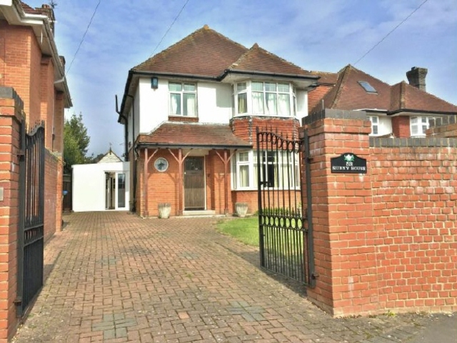  Image of 3 bedroom Detached house to rent in Bassett Crescent West Southampton SO16 at Bassett Crescent West Southampton Not specified, SO16 7DW