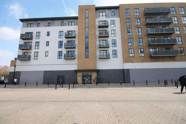  Image of 2 bedroom Apartment to rent in Clydesdale Way Belvedere DA17 at Clydesdale Way  Belvedere, DA17 6FB